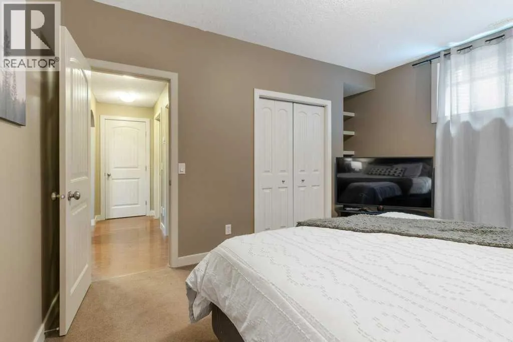 84 Panatella Manor NW