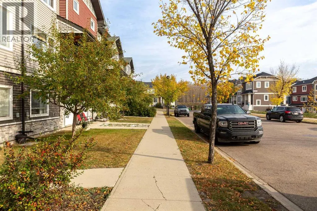 16, 141 Fontaine Crescent