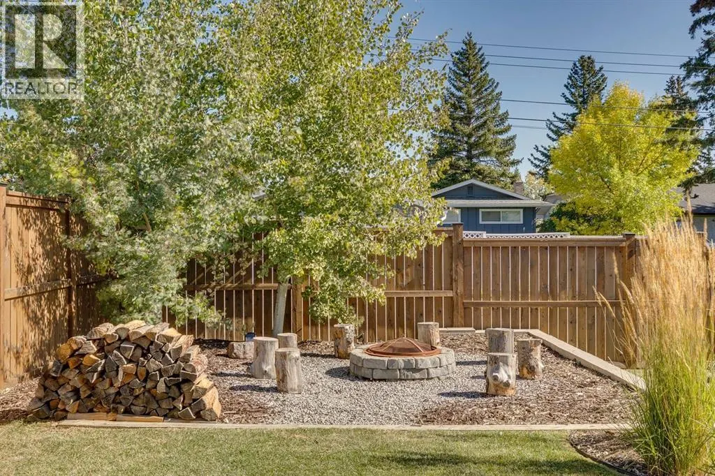1240 Mapleglade Crescent SE