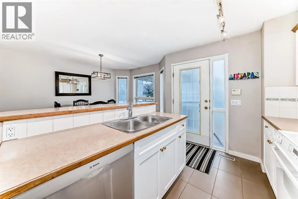 9747 Harvest Hills Link NE
