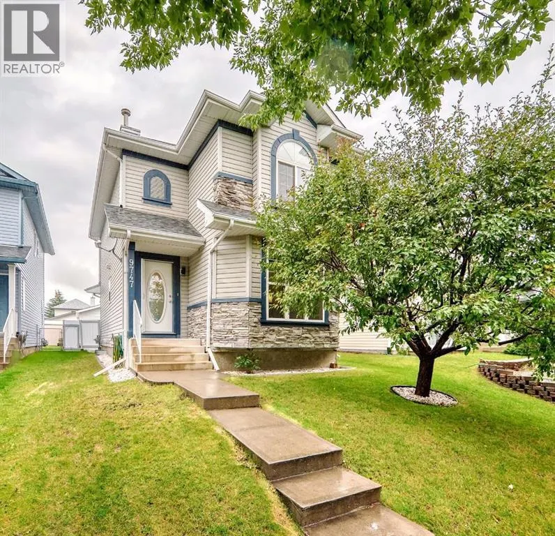 9747 Harvest Hills Link NE
