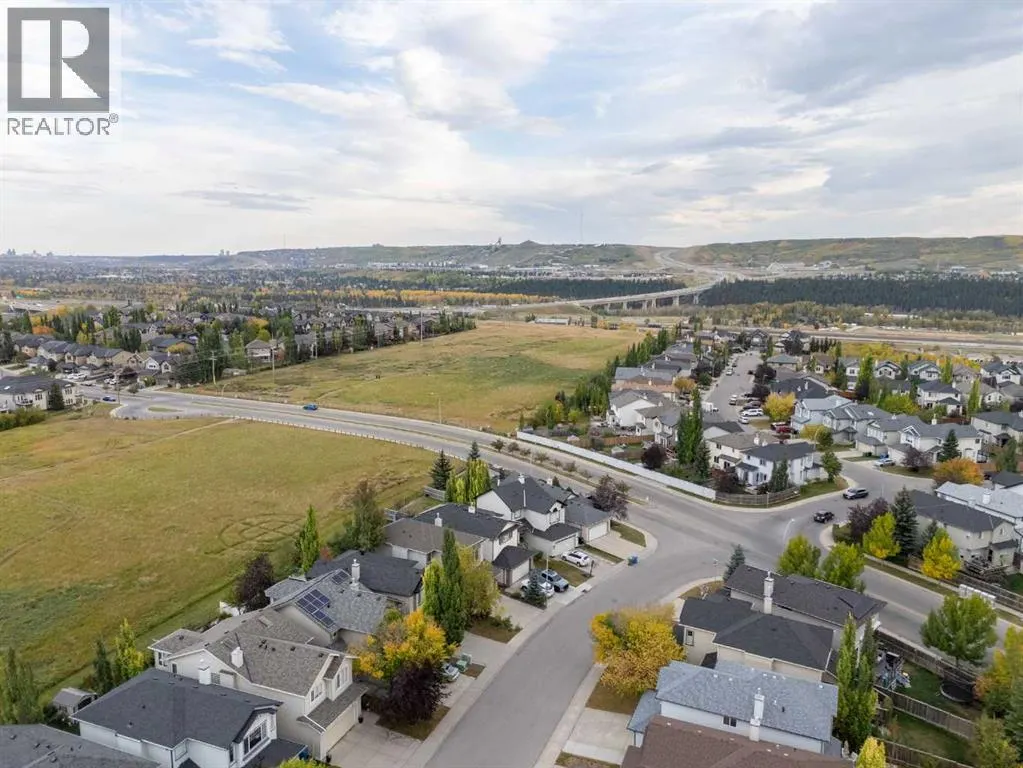 16 Tuscany Ravine Court NW