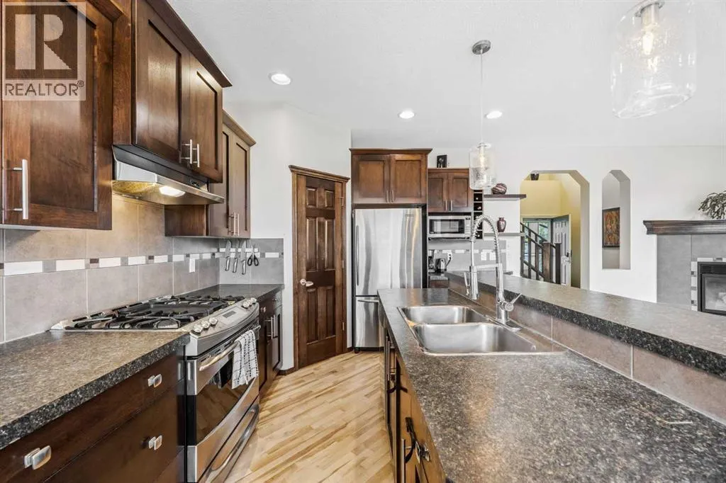 16 Tuscany Ravine Court NW