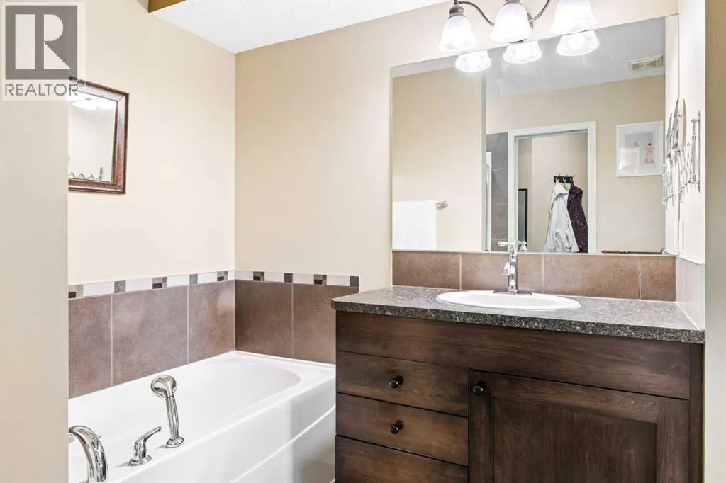 16 Tuscany Ravine Court NW