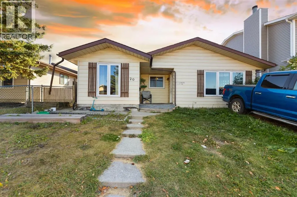 20 Castlegrove Way NE