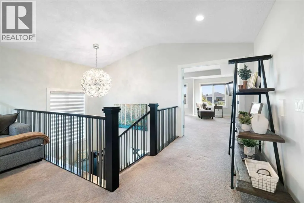 158 Canoe Crescent SW