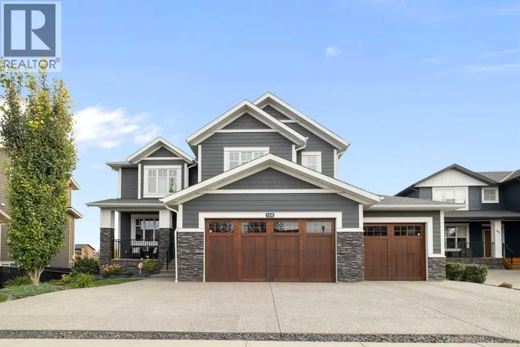 158 Canoe Crescent SW