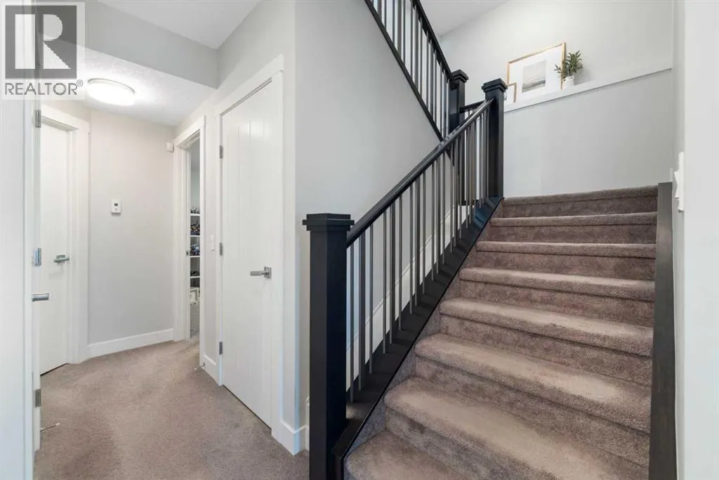 158 Canoe Crescent SW