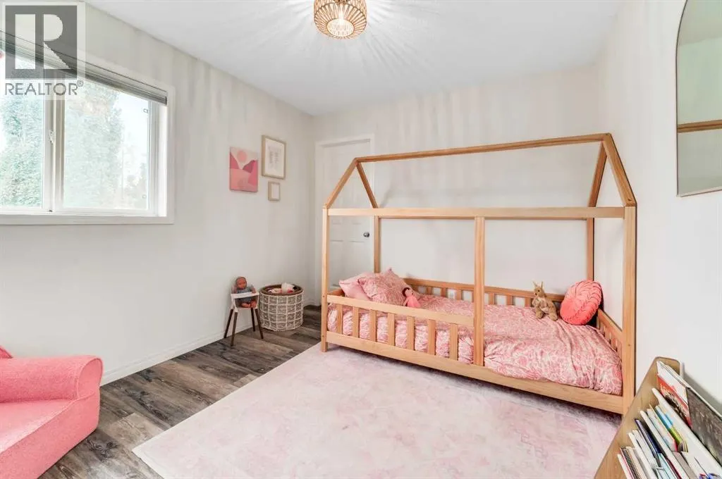 1 Cougarstone Villas SW