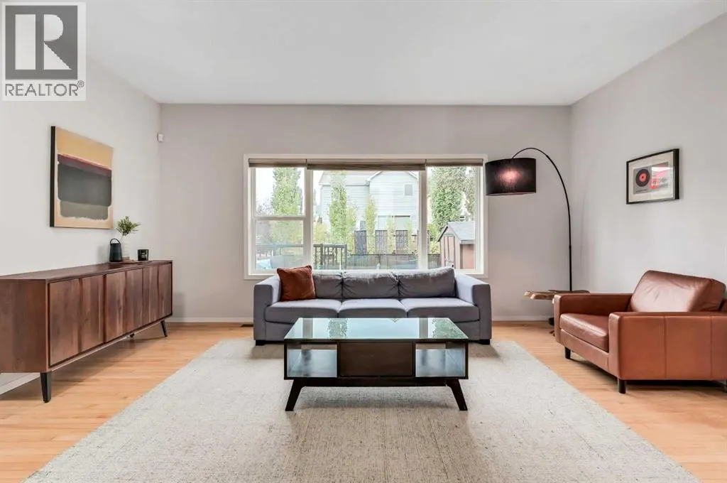 1 Cougarstone Villas SW