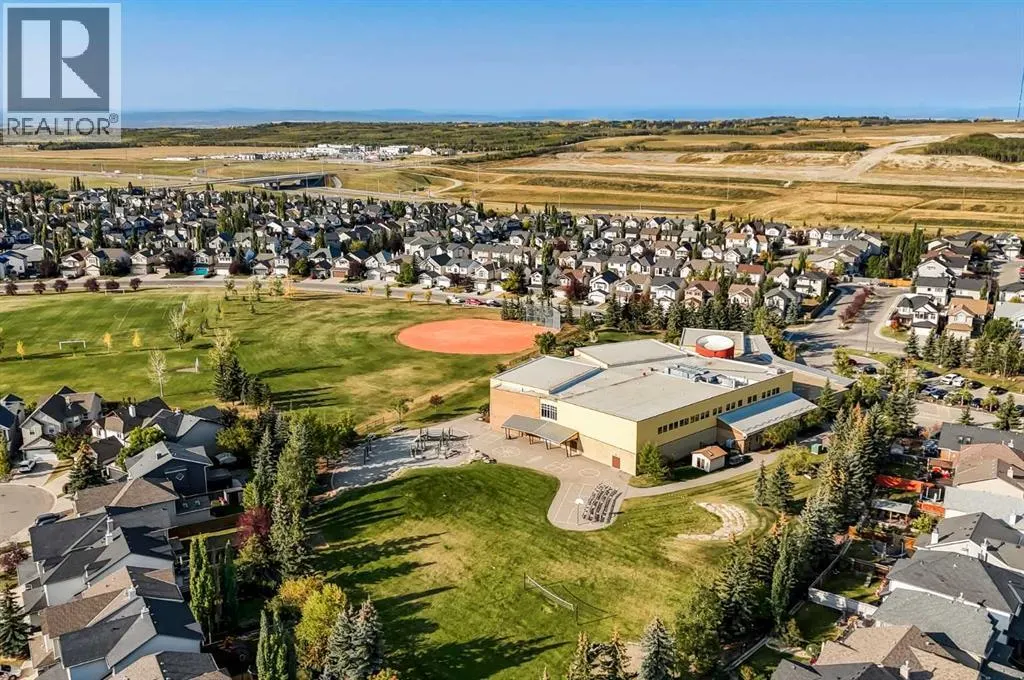 1 Cougarstone Villas SW