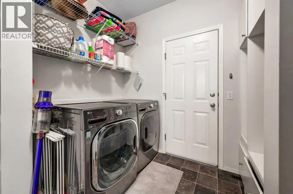 1 Cougarstone Villas SW