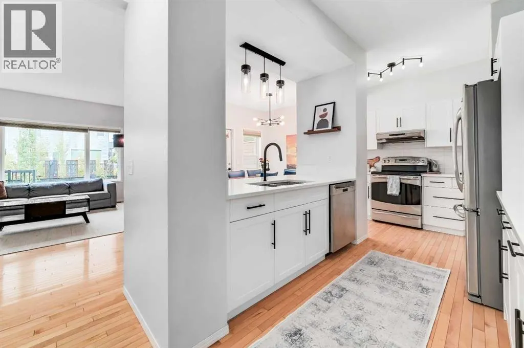 1 Cougarstone Villas SW