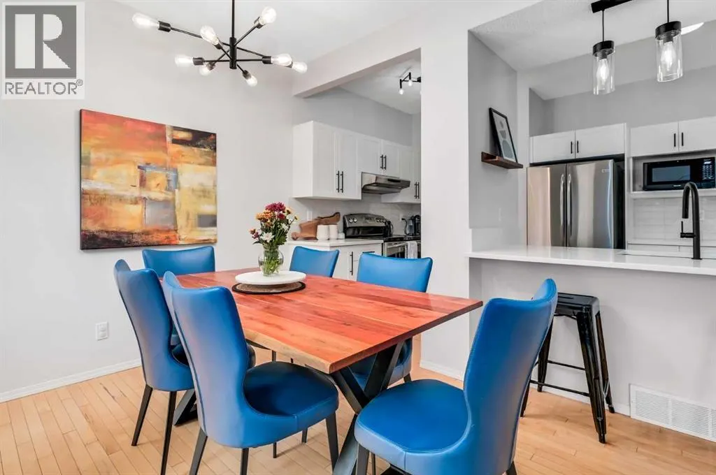 1 Cougarstone Villas SW