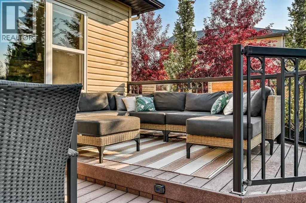1 Cougarstone Villas SW