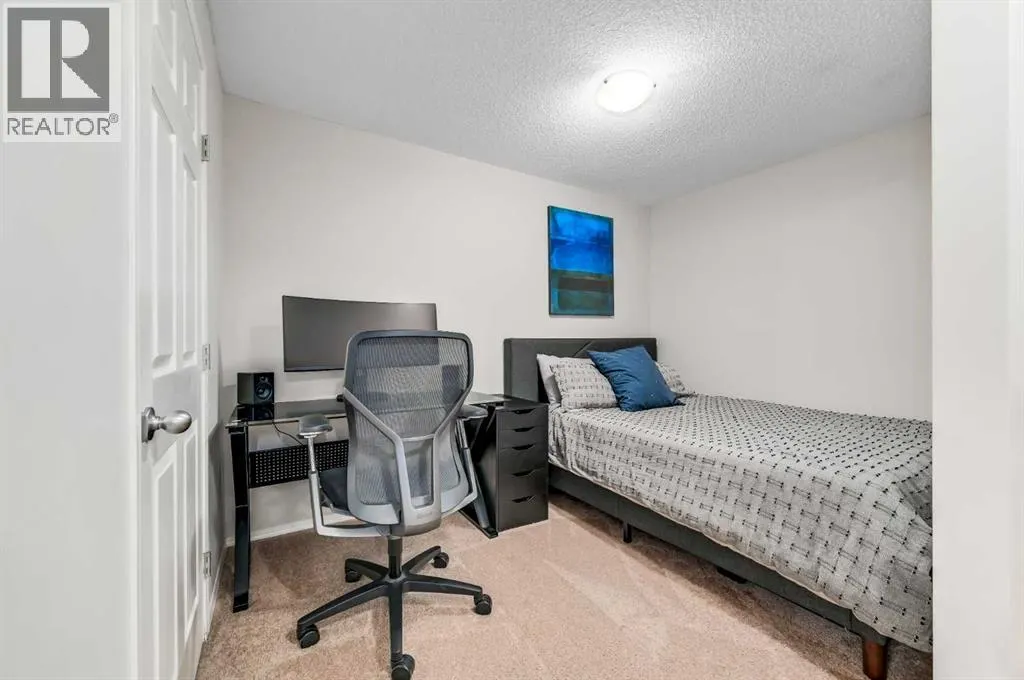 1 Cougarstone Villas SW