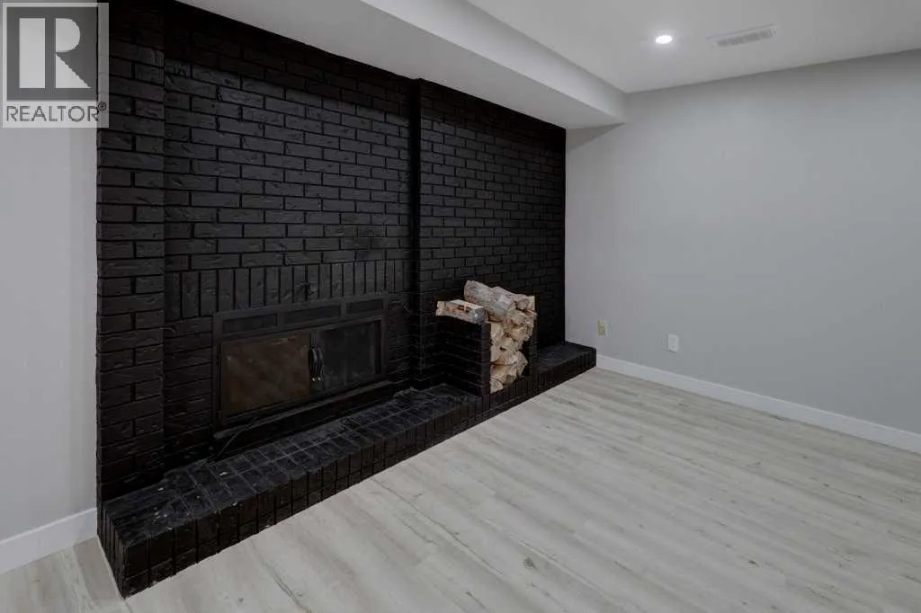 462 Summerwood Place SE