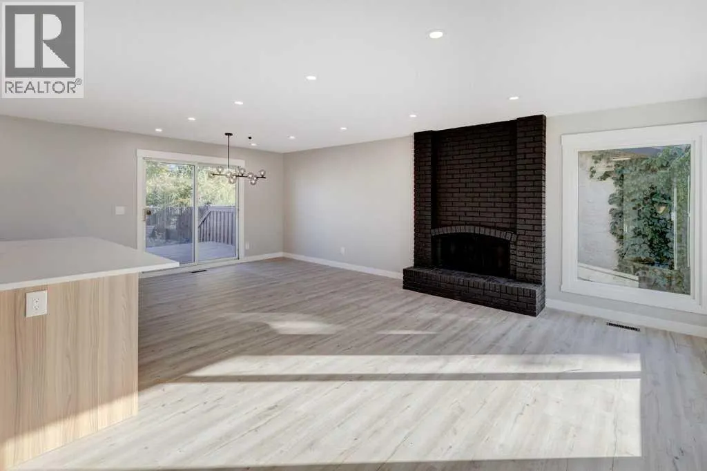 462 Summerwood Place SE