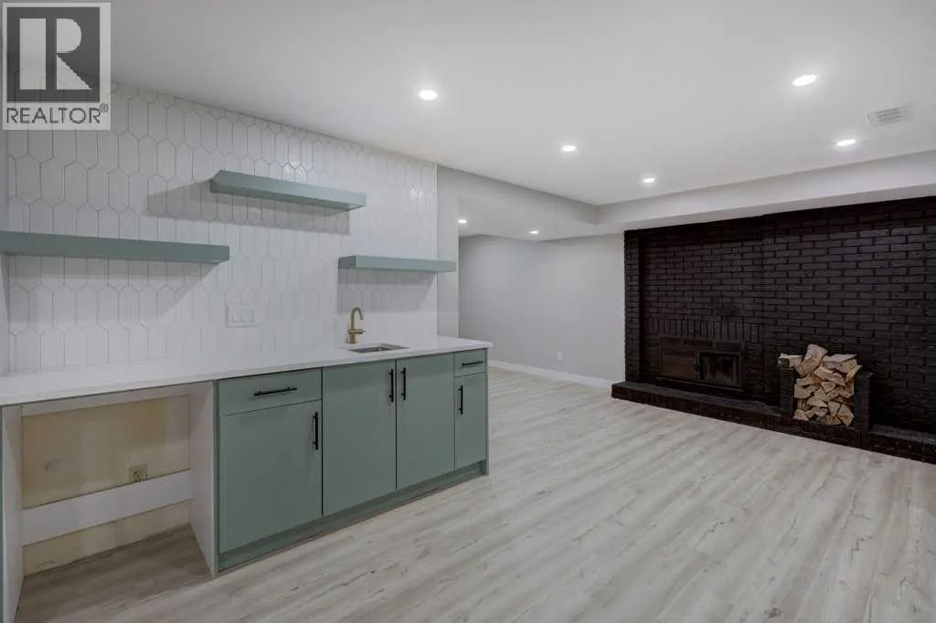 462 Summerwood Place SE
