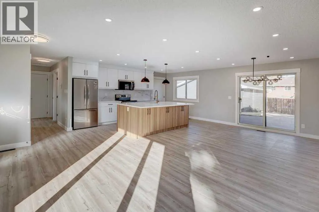 462 Summerwood Place SE