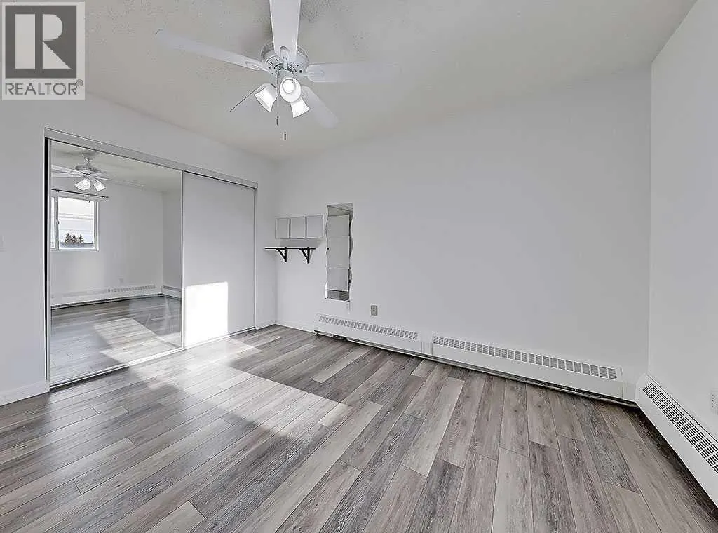 301, 21 Dover Point SE