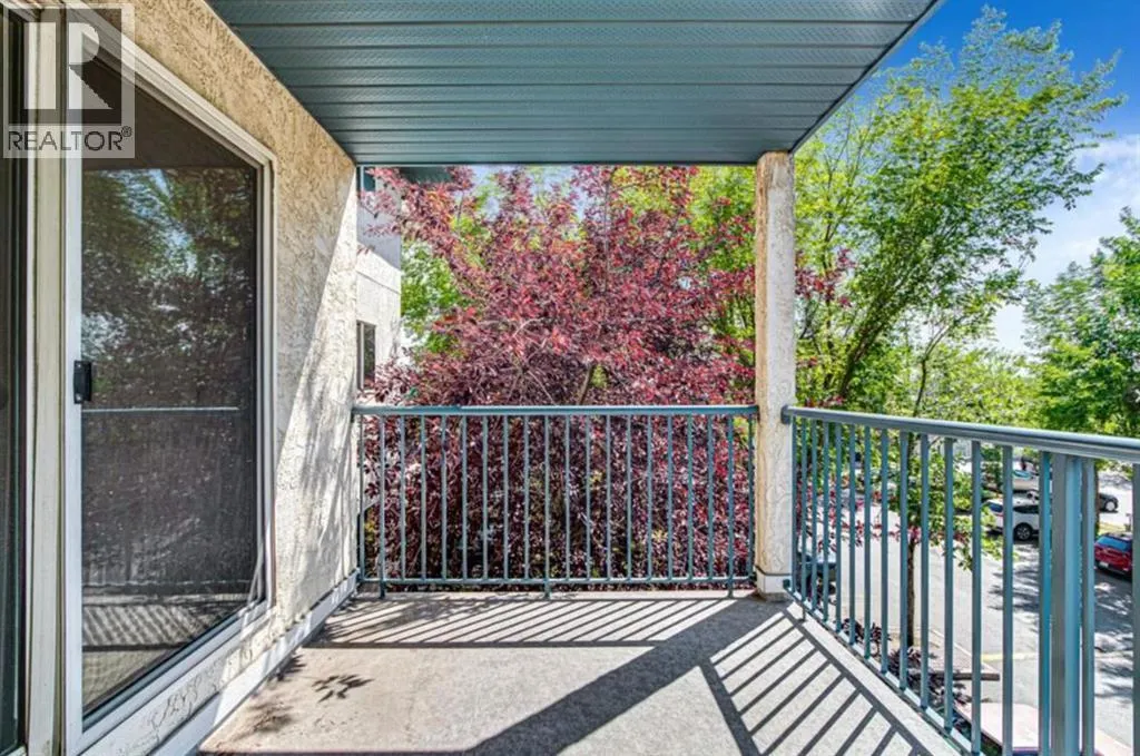 301, 21 Dover Point SE