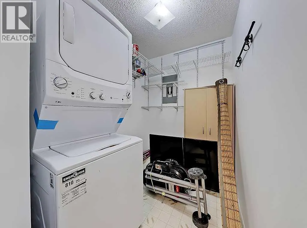 301, 21 Dover Point SE
