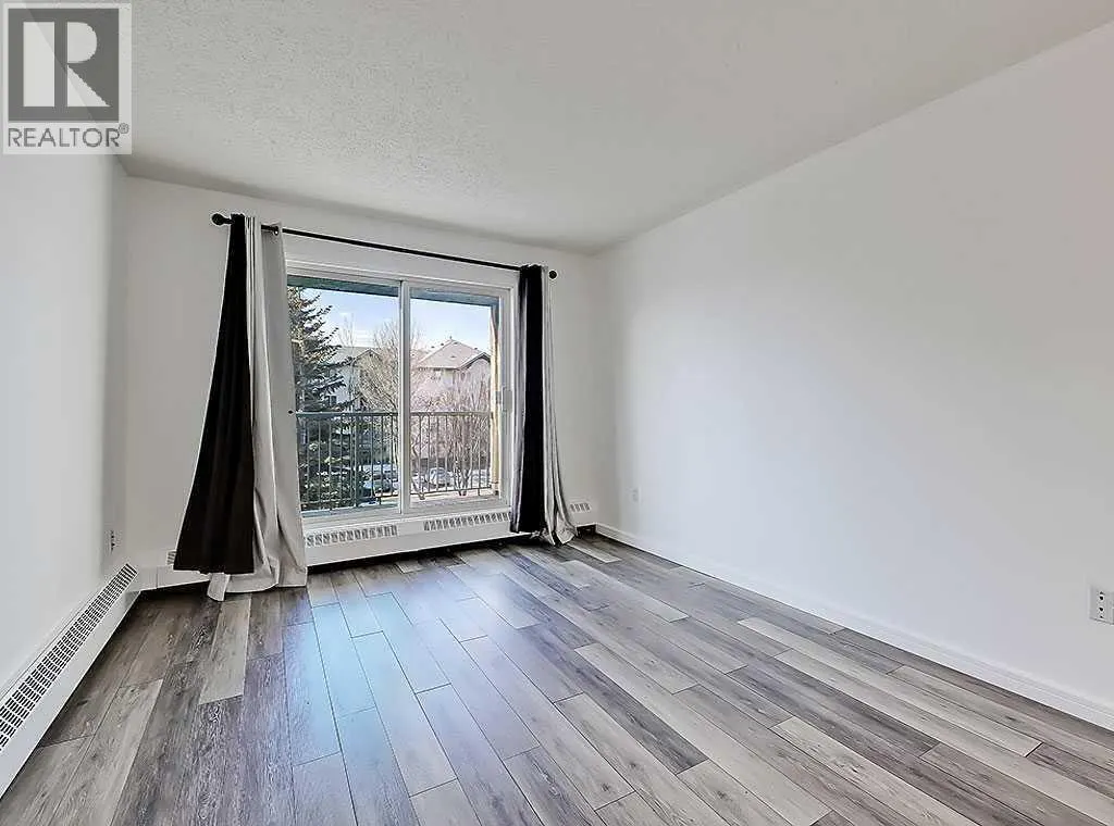 301, 21 Dover Point SE