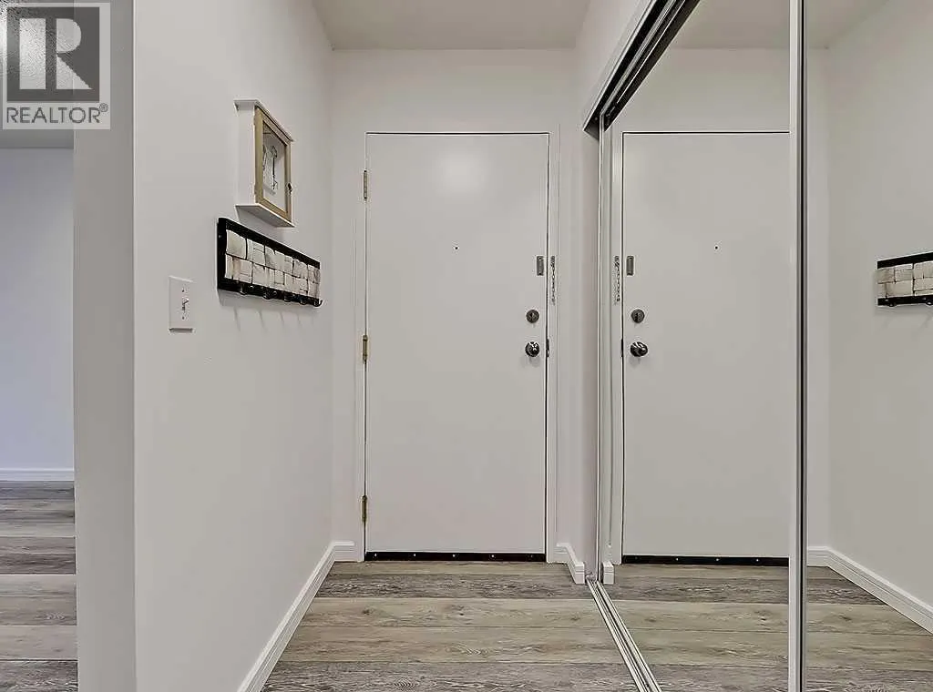 301, 21 Dover Point SE