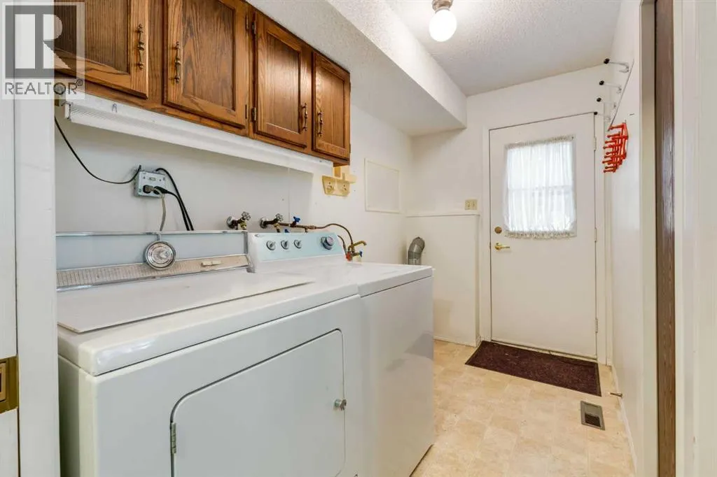 300 Edgehill Drive NW
