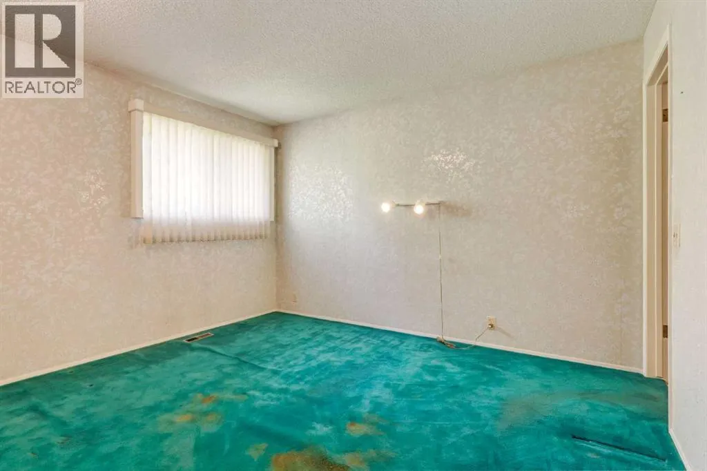 300 Edgehill Drive NW