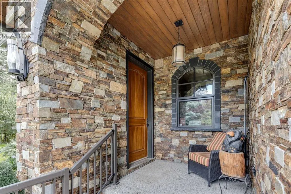 9 Mountaineer Close