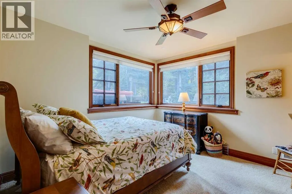 9 Mountaineer Close