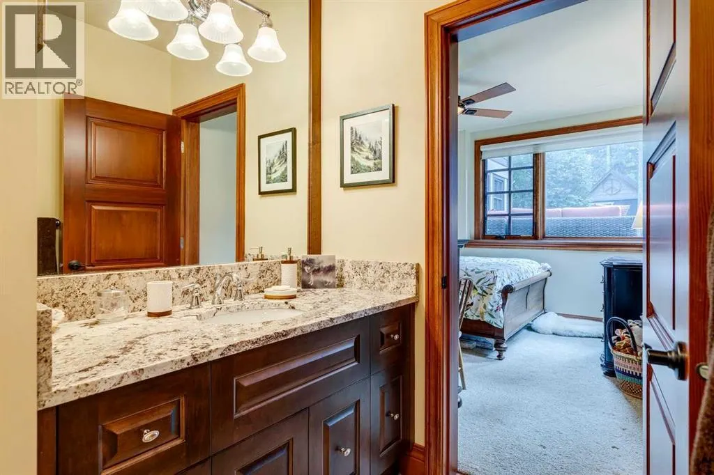 9 Mountaineer Close