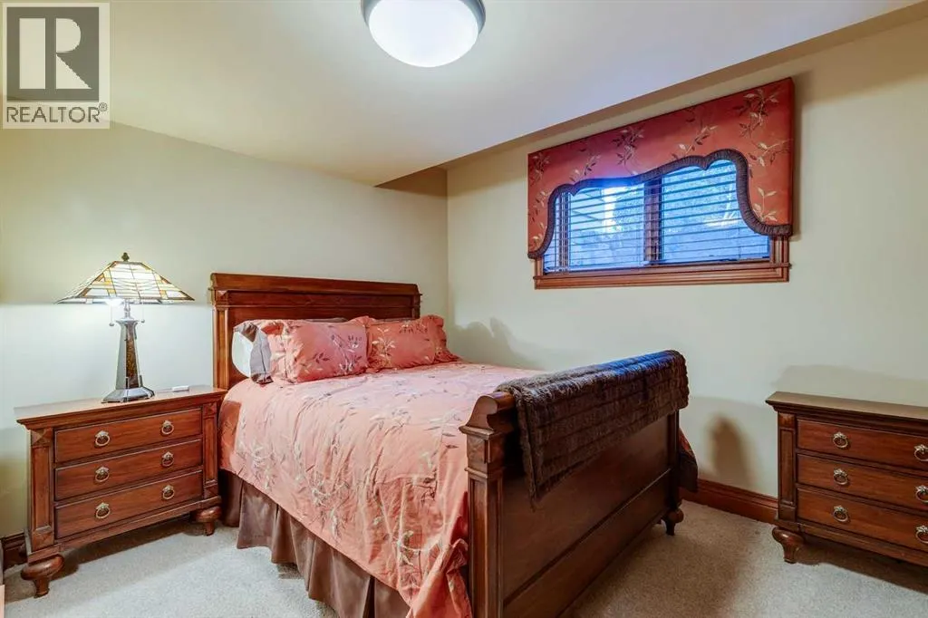 9 Mountaineer Close
