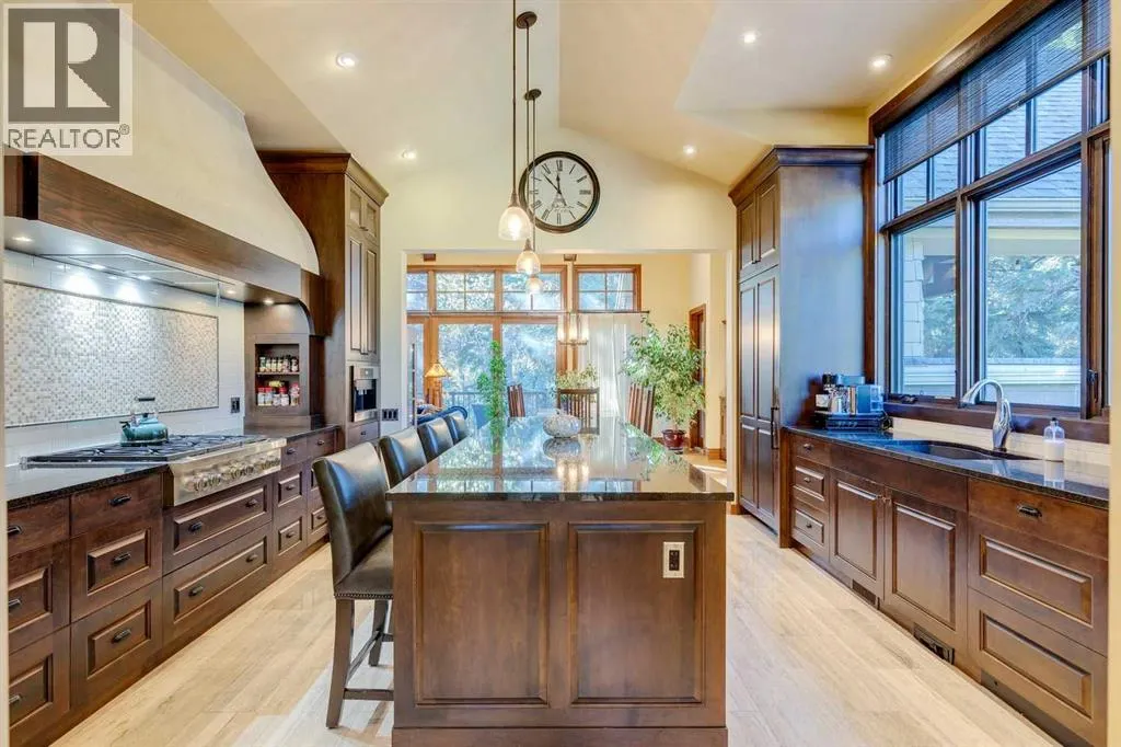 9 Mountaineer Close