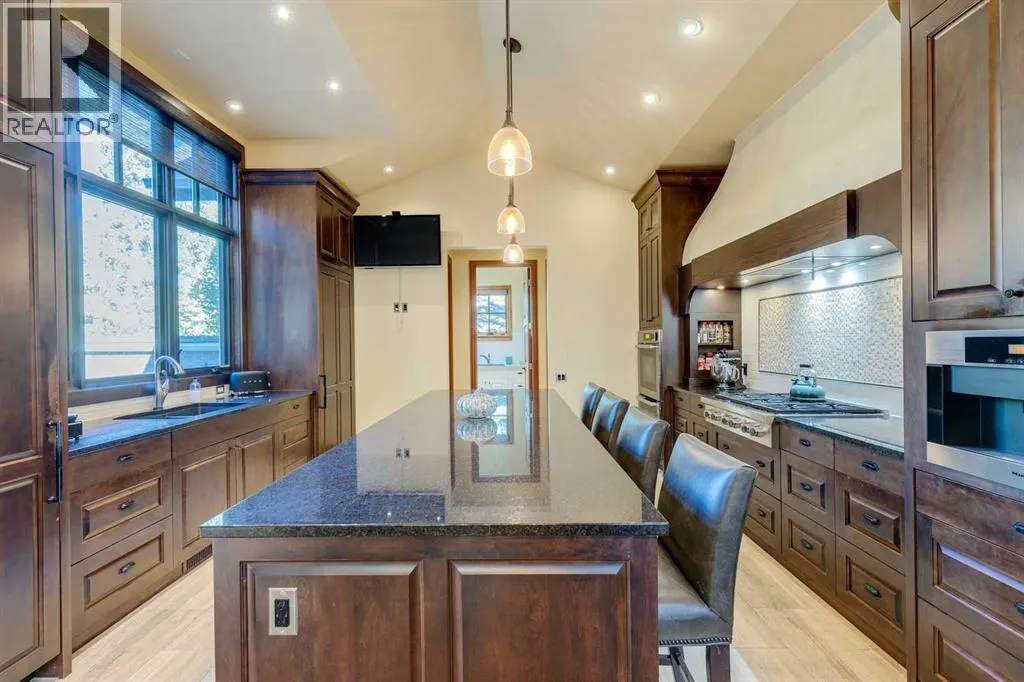 9 Mountaineer Close