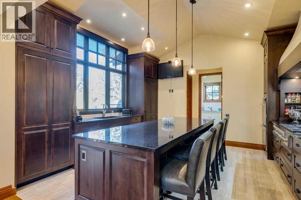 9 Mountaineer Close