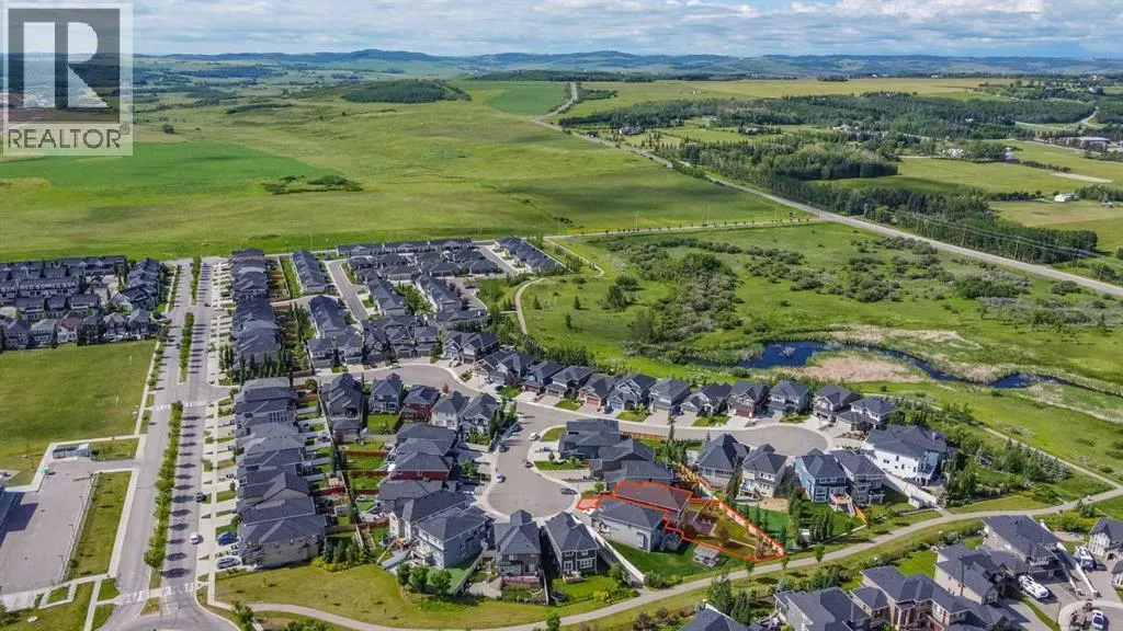 33 Silverado Crest Bay SW