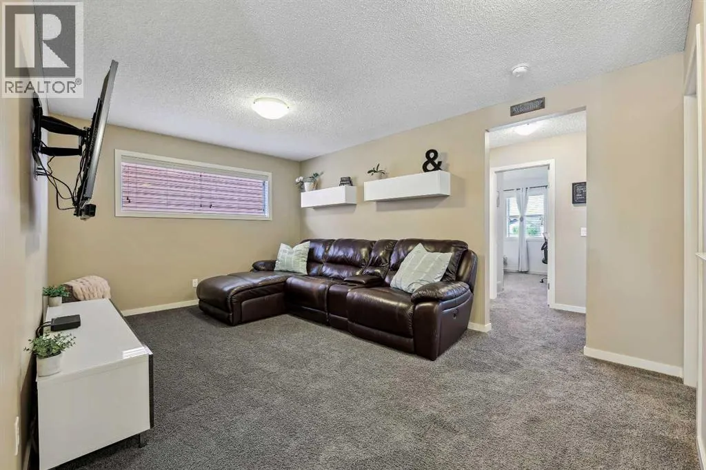 272 Kingsmere Cove SE