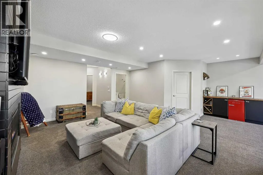 272 Kingsmere Cove SE