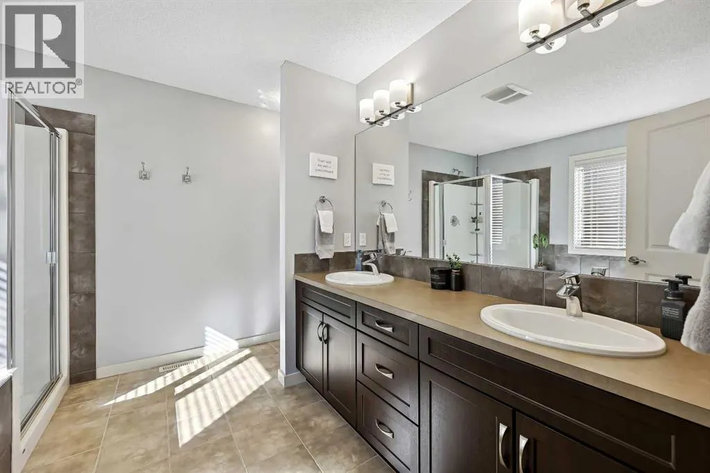 272 Kingsmere Cove SE