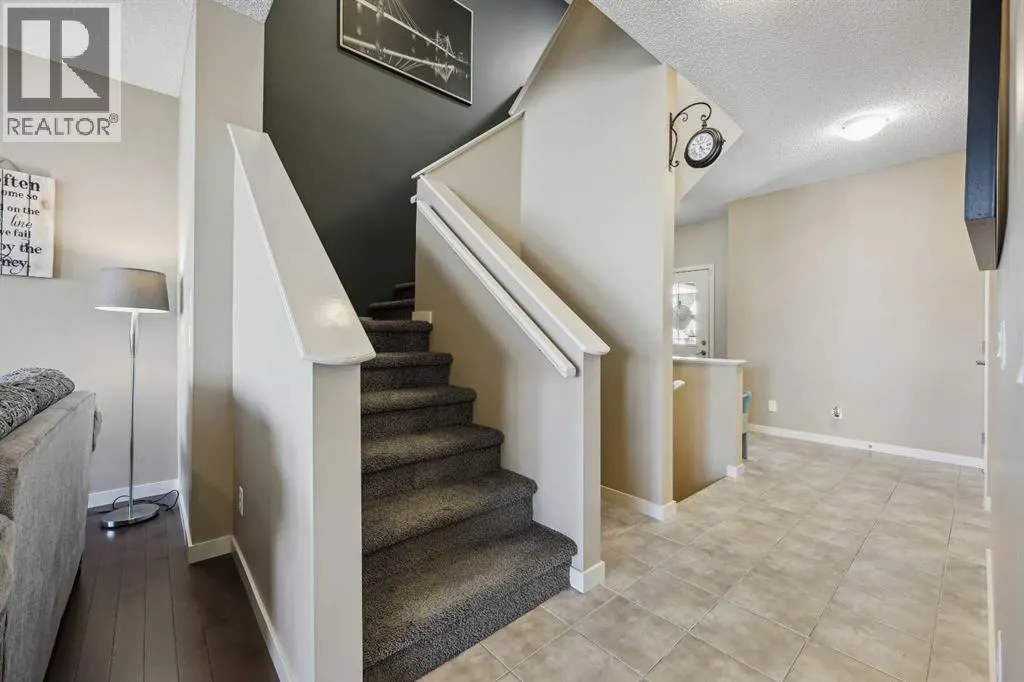 272 Kingsmere Cove SE