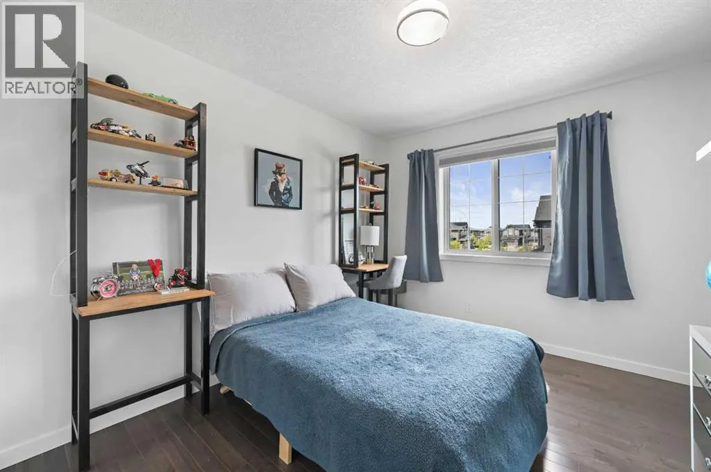 21 Cougar Ridge Close SW