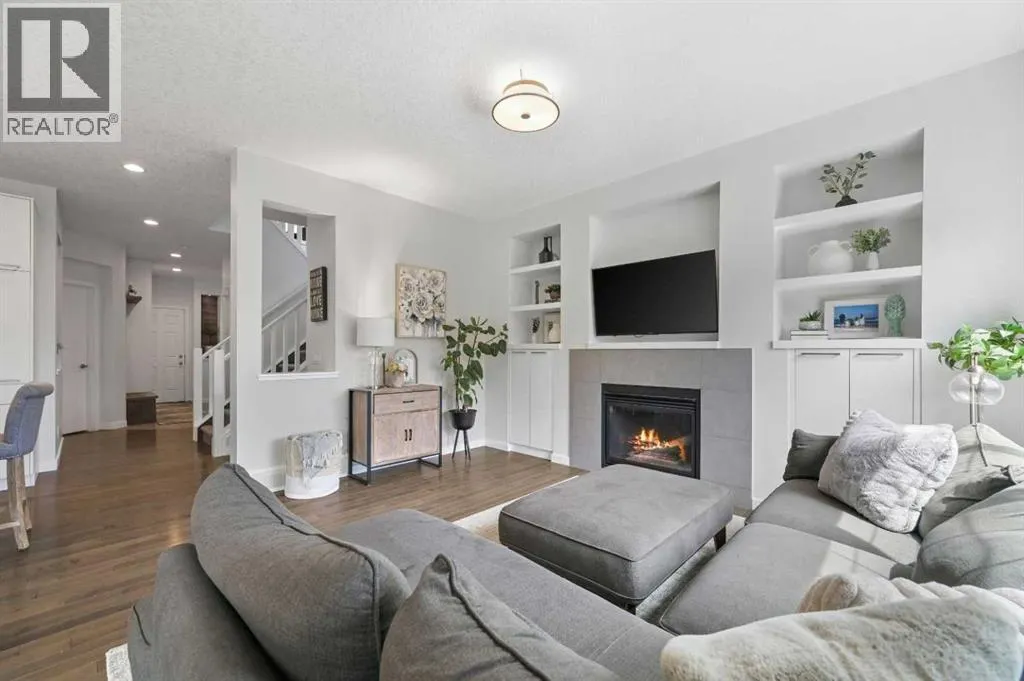 21 Cougar Ridge Close SW