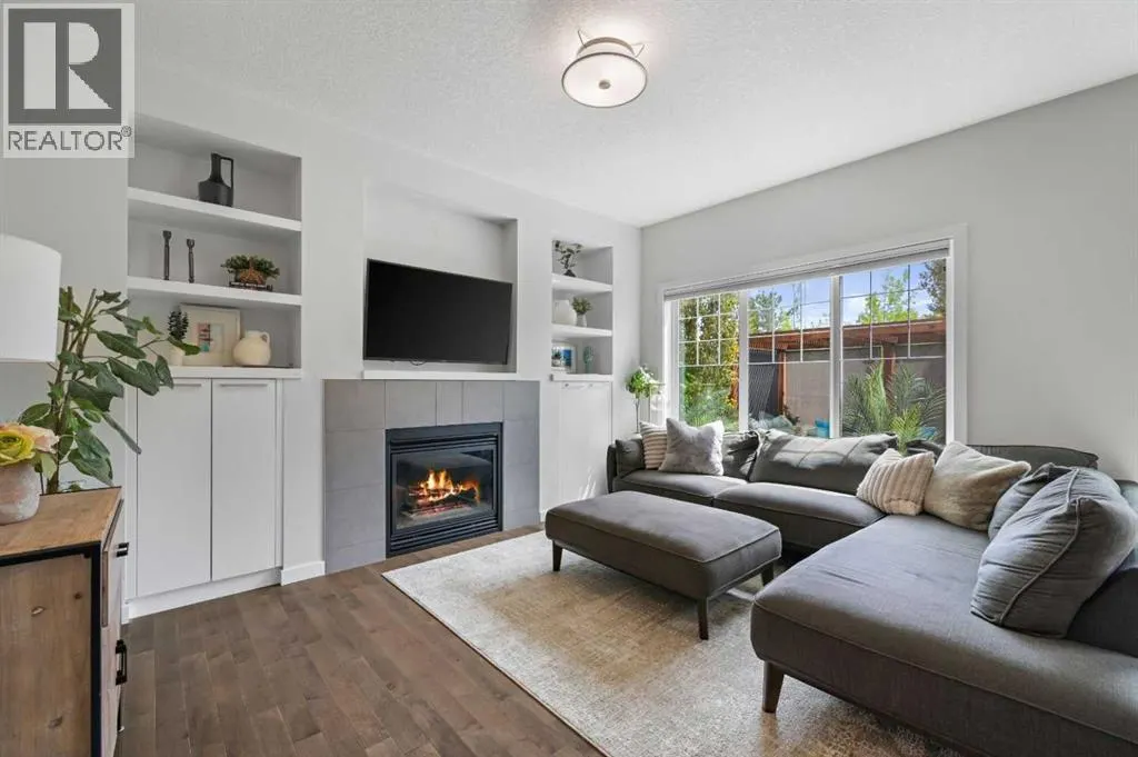 21 Cougar Ridge Close SW