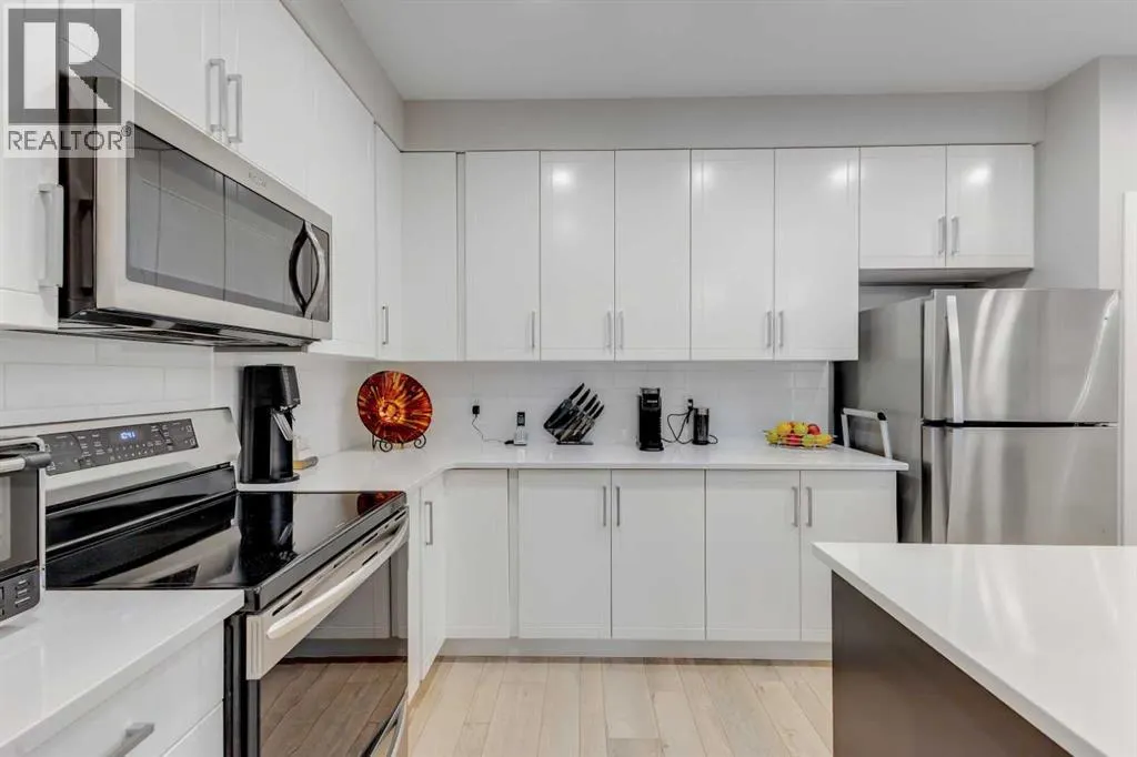 310, 20 Mahogany Mews SE