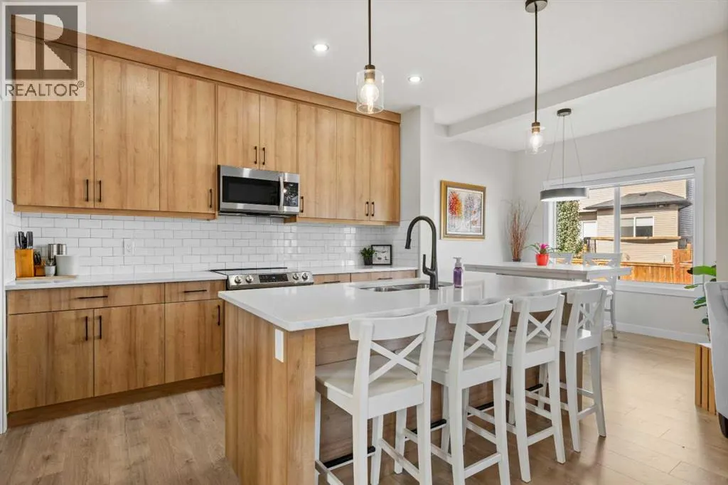 702 Edgefield Crescent