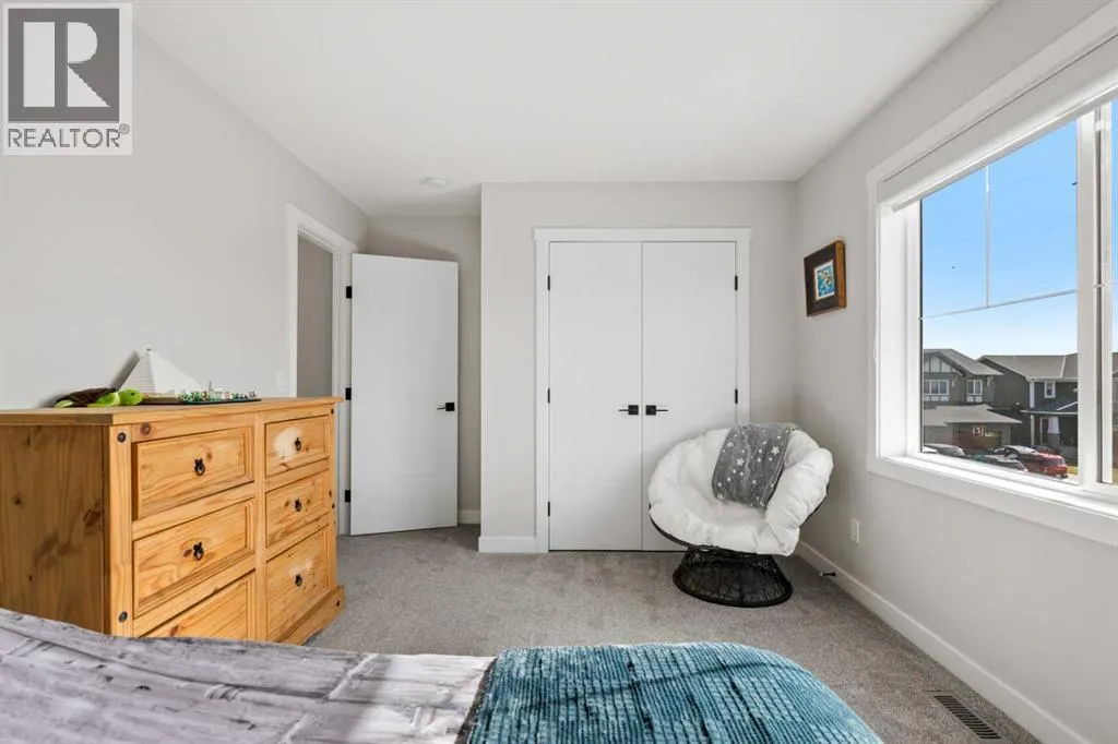 702 Edgefield Crescent