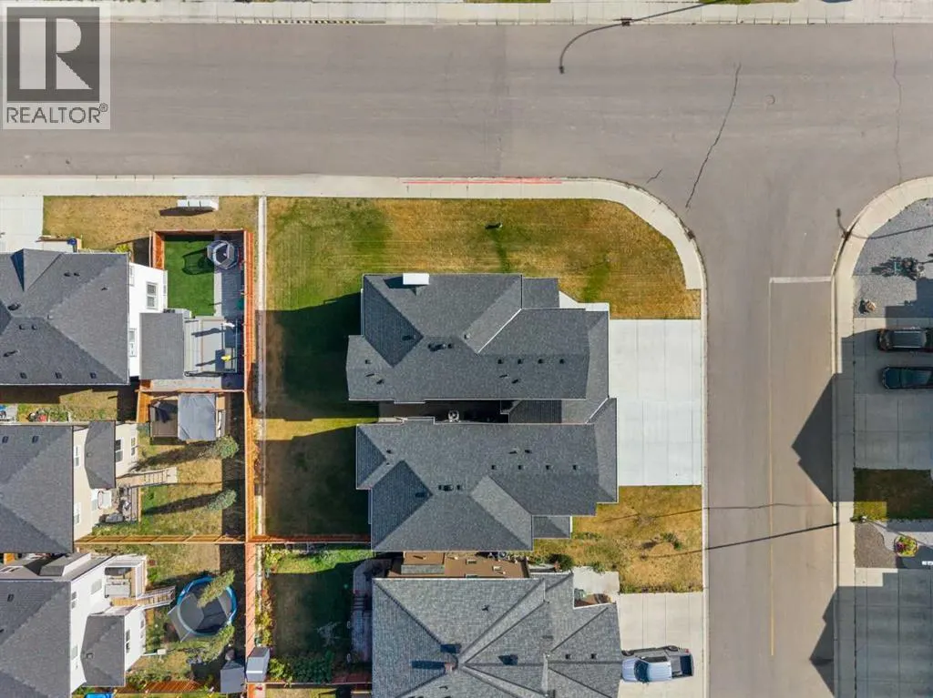 702 Edgefield Crescent